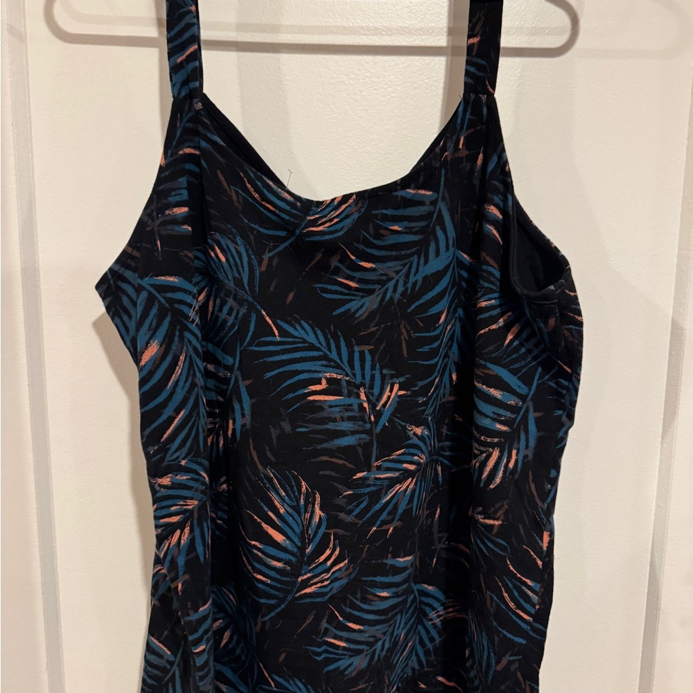 Torrid Tropical Leaf Tank - Picture 6 of 6
